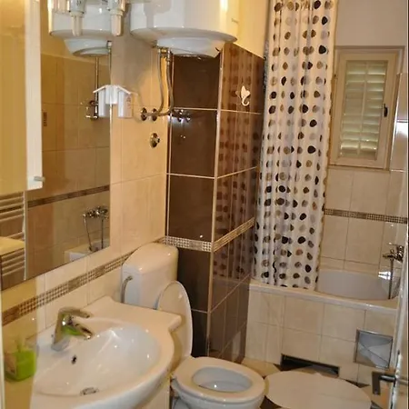 아파트 Ground Floor