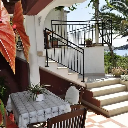 Appartement Ground Floor Sreser